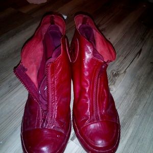 Women's Converse size 7 high top zipper real leath